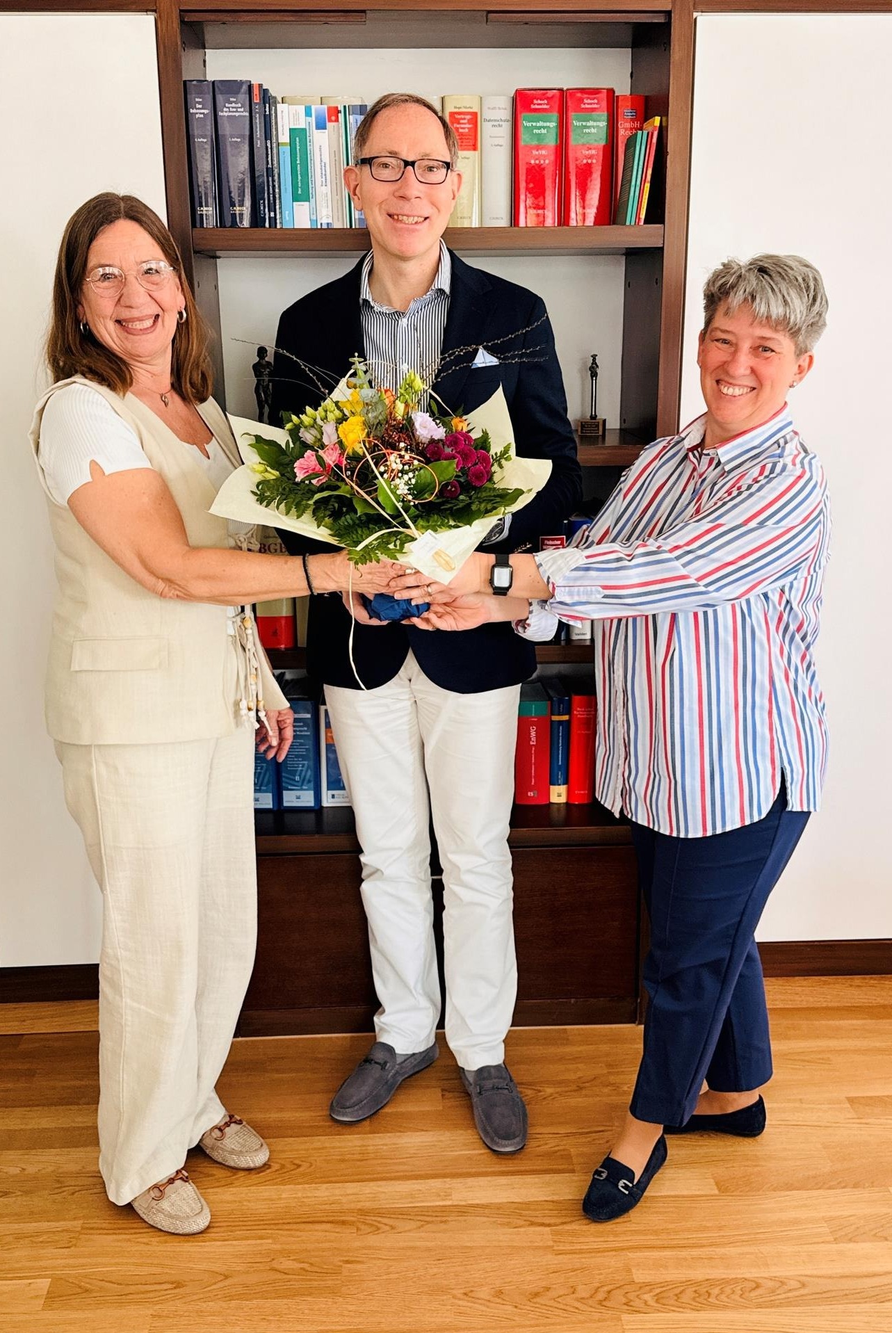 Verabschiedung von Frau Claudia Leuwer in den Ruhestand und Übergabe des Staffelstabs an Frau Iris Knop
